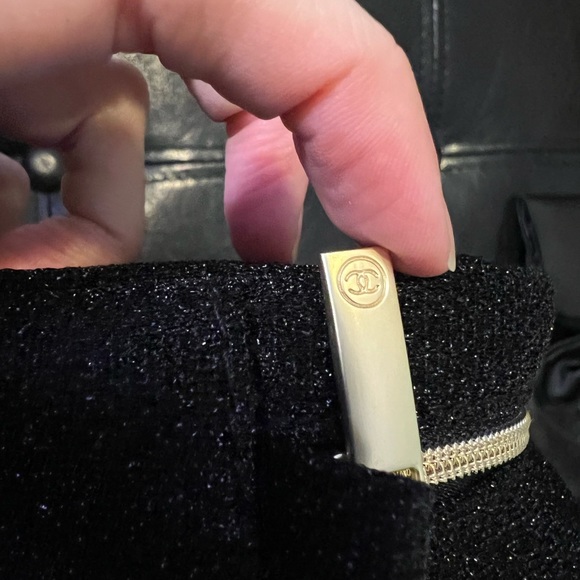 NWOT Chanel cosmetic bag limited edition with gold! ⭐️⭐️⭐️ - Picture 8 of 8